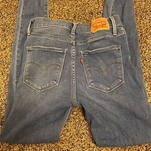 Levi’s 720 high rise super skinny jeans